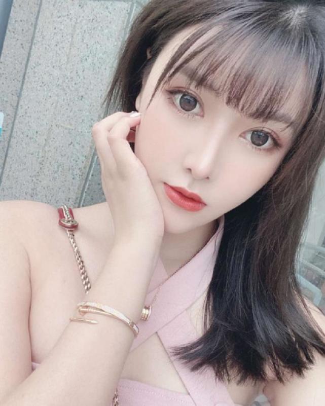 美女主播一哭土豪就给刷1.6万？编造谎言被识破竟也不生气