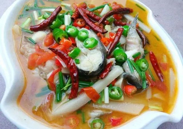 舌尖上的酸笋鱼煮法,美味无穷,吃着特别开胃!
