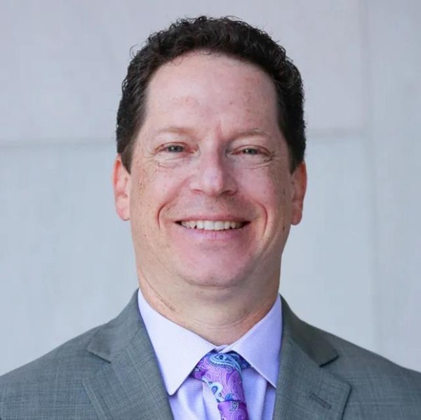 迈克·蓬佩奥|蓬佩奥“新冷战”演讲遭学者批评 傅高义：把中国定义为敌人无益