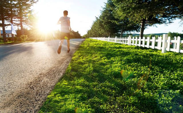 健美女王 07-28 14:38 2热评 导语:跑步,是一项对身体非常有帮助的