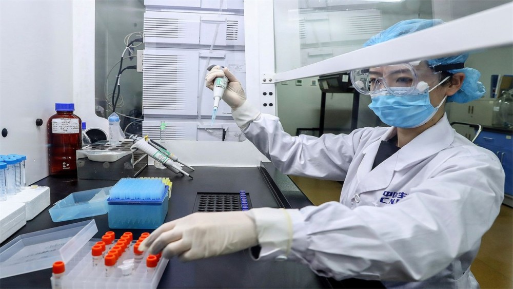 图为疫苗研发过程之一