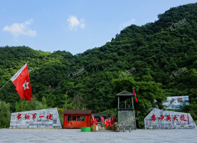 查看更多图片 >黔北第一关——娄山关原生态栖谷山林娄山关,位于遵义