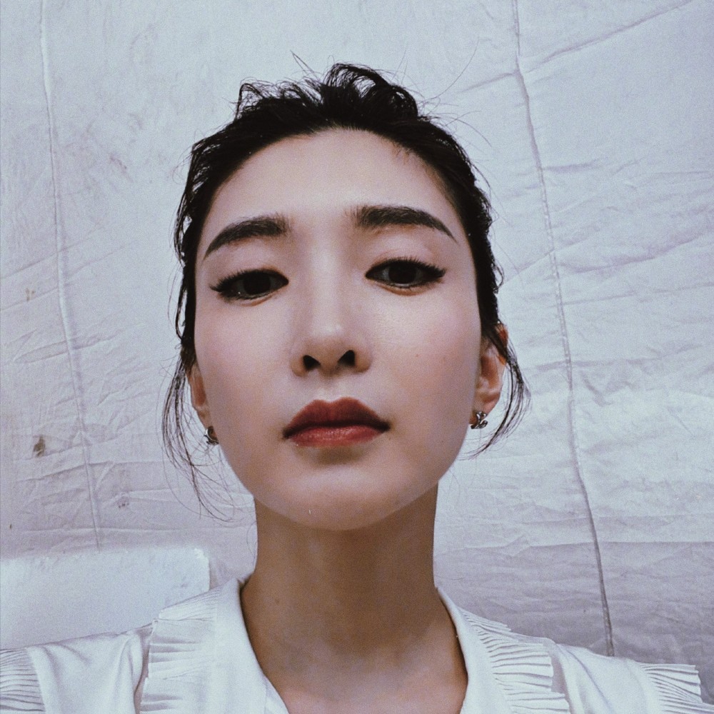 【王漫妮】三十岁没有二十岁的洒脱肆意,没有过四十岁的云淡风轻,三十