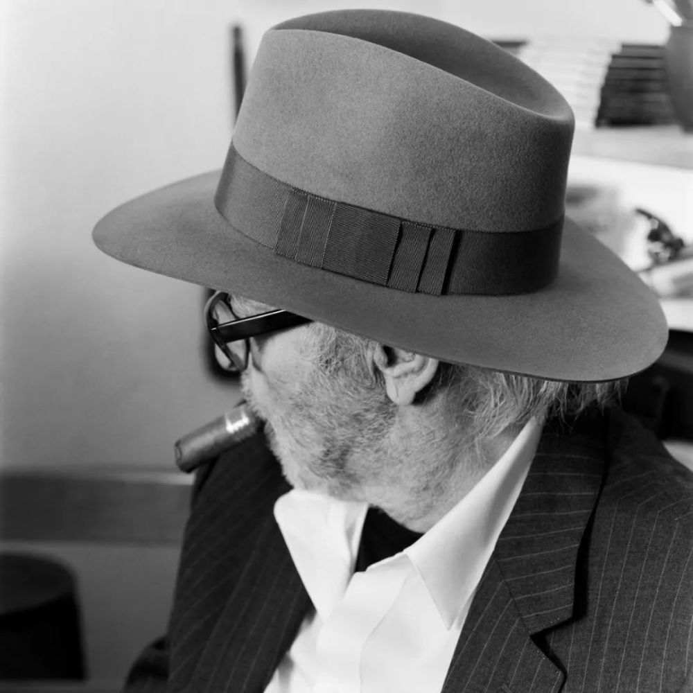 法国新浪潮导演戈达尔黑白写真大片_腾讯新闻