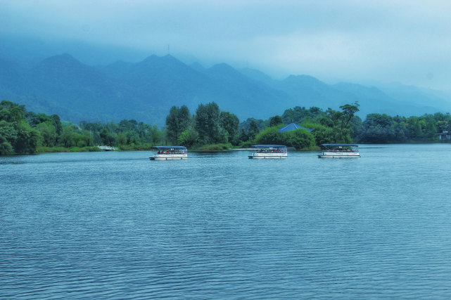 雨过天晴重庆龙水湖现山水美景吸引市民前往打卡