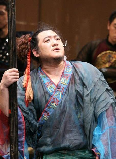 《重启》王胖子:曾凭牛魔王一角走红全国,至今买不起车骑小电驴