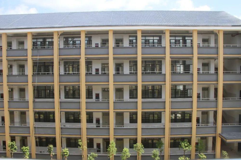 嗨～来宾一中新校区!