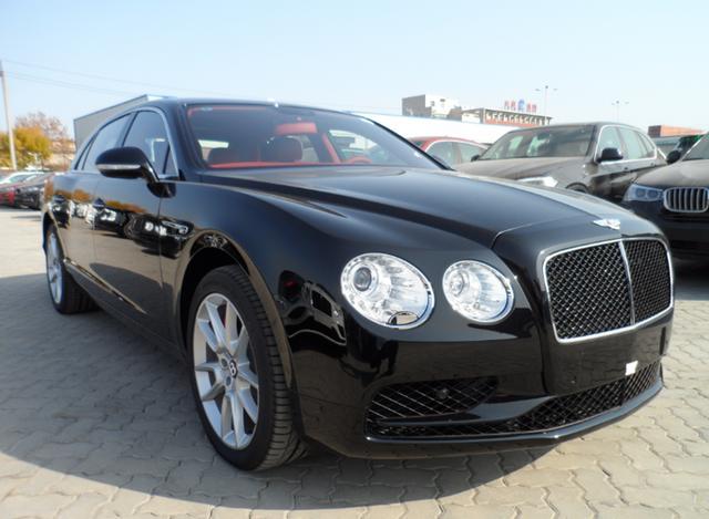 大妈在400万宾利上晒青菜车主内心滴血却不阻止她比车贵多了