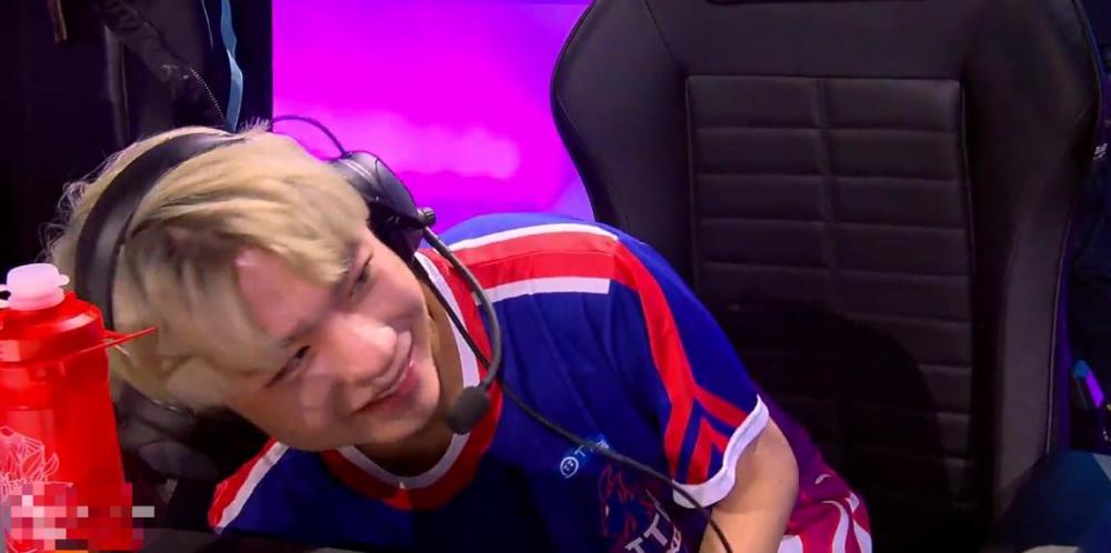 kpl这是看不起tsxq惨遭mtg碾压赛后九尾竟笑得很开心