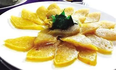 松溪小角是松溪的特色小吃.小角,原称"削桧",是用来纪念宋朝名将岳飞.