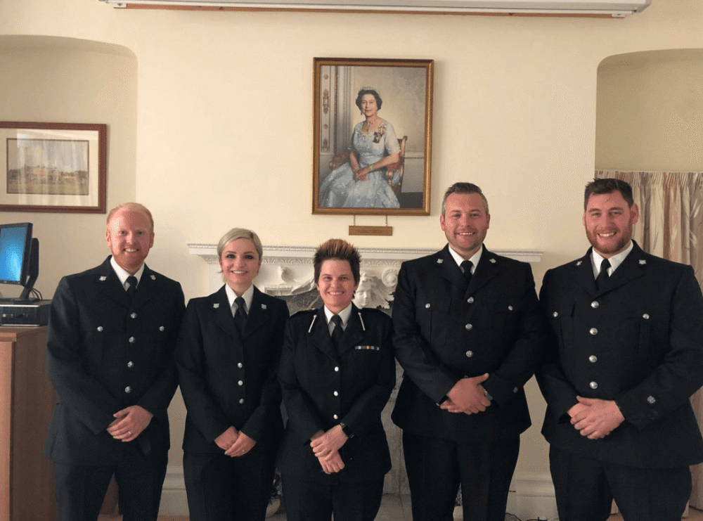 警察|英国女警曾因发型被喷得退网，现将接任警察局长再迎一片骂声