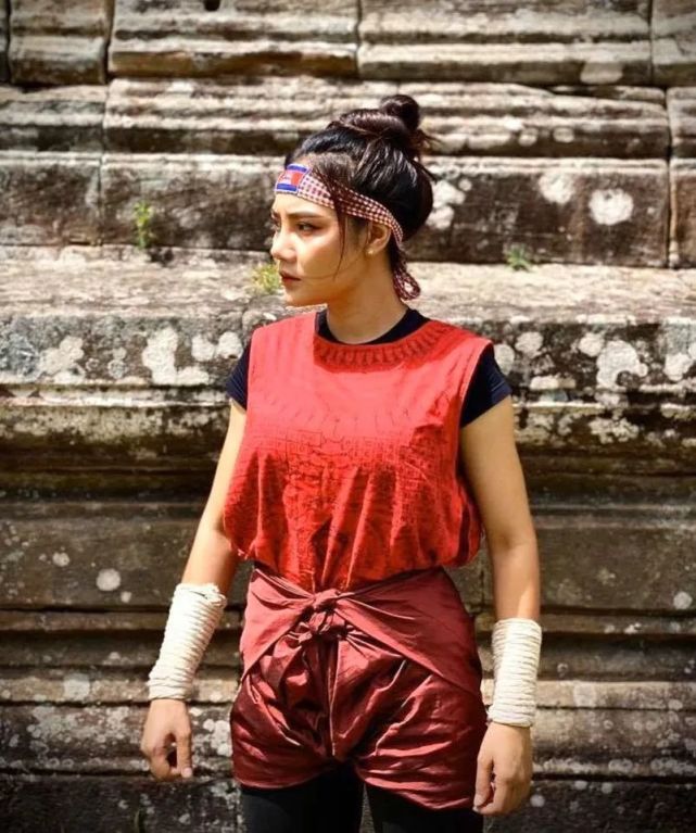 柬埔寨也有这样一位女性,从孤儿成长为一位女演员,如今更是高棉传统