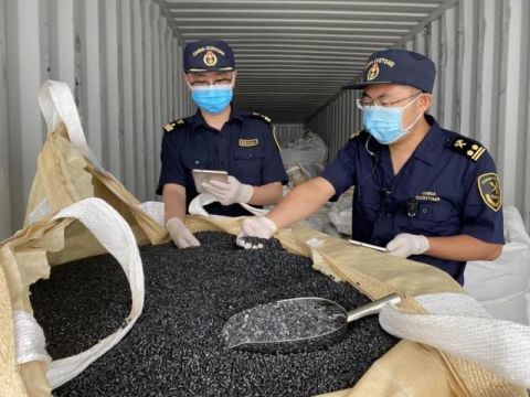 宁波海关连续2批查获128吨进口固体废物