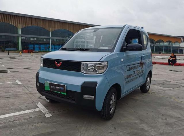 宝骏e100和e200之后,上汽通用五菱再推新车,这一次售价更加接地气,在7