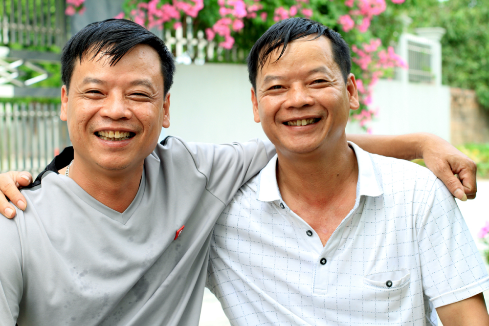 孩子|生有7个孩子的夫妻将5岁的双胞胎儿子送人，时隔43年终于团聚