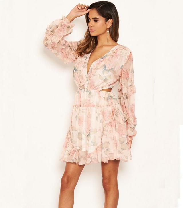 #贝克汉姆大儿子求婚#贝克汉姆大儿子求婚！女友穿薄纱衣超美，300万钻戒太闪