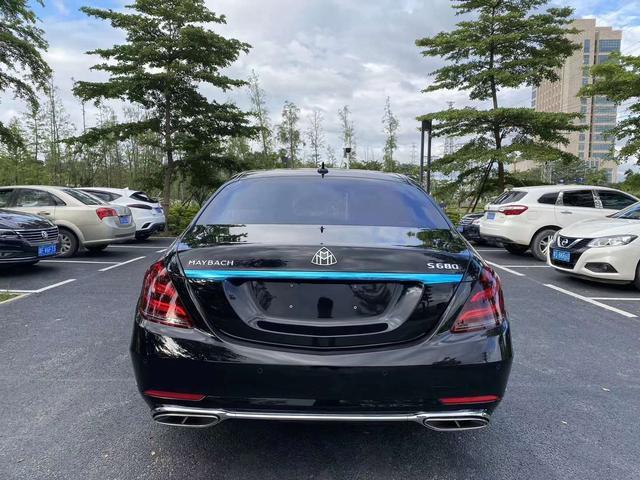 2020款奔驰迈巴赫s680售价110万,乘坐车内像飞机上的商务舱一样