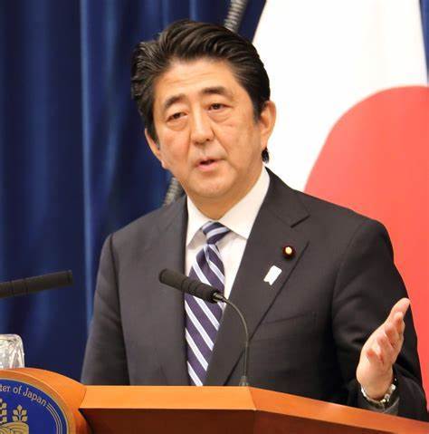 日本_时政|韩国公园给慰安妇下跪雕像神似安倍，日本生气，作者回复模棱两可