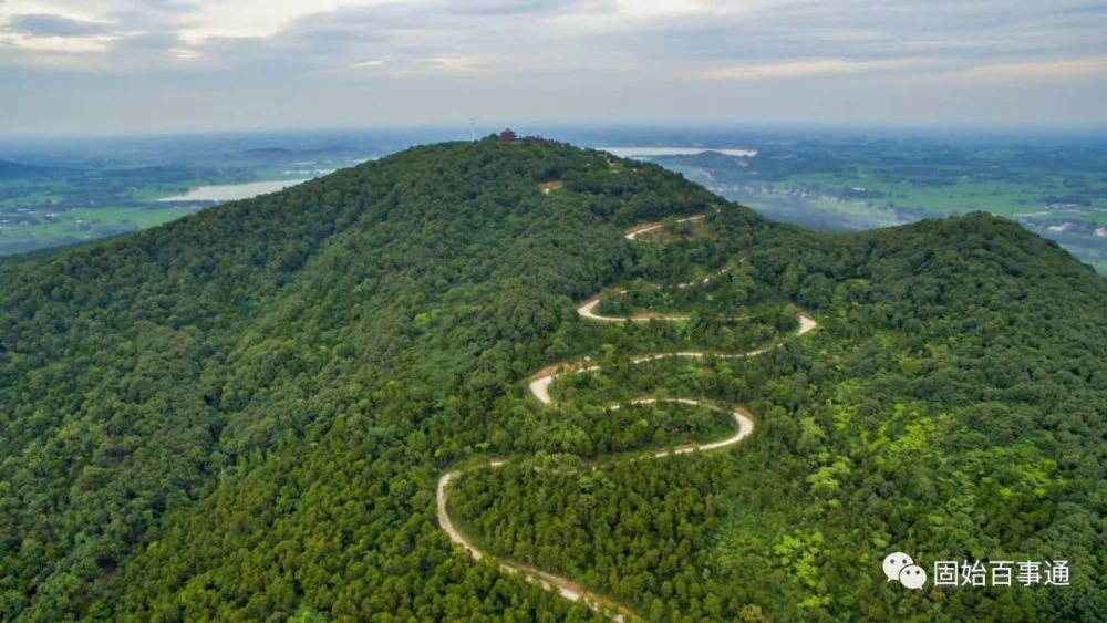 從固始縣城出發,向東北20公里來到泉河鋪鎮境內的安山森林公園.