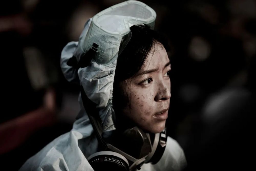 灾难面前的中国人渺小而伟大