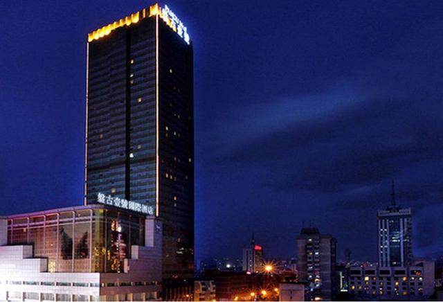 榆次红星天铂周销售套数达47套,和屈居第二的保利时光印象销售数据拉