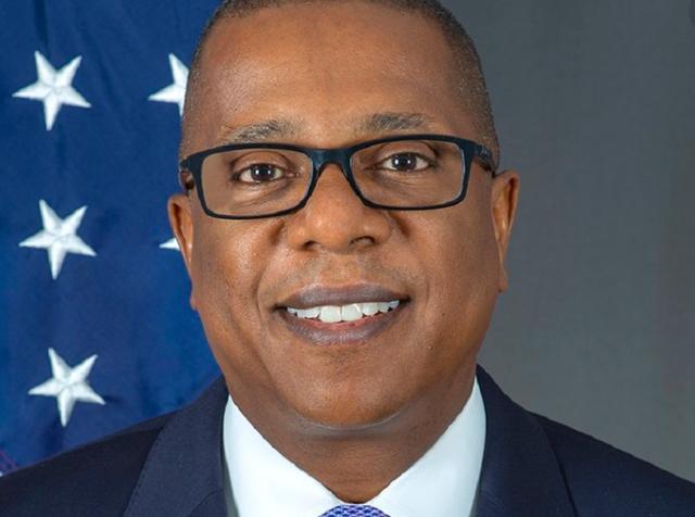 津巴布韦_时政|津巴布韦批美国大使是恶棍暴徒，指责其策划暴力叛乱，威胁要驱逐