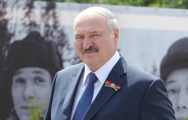 卢卡申科|白俄总统确诊，曾称喝伏特加可以治疗新冠：站着死总比跪着活好