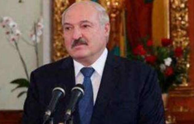 卢卡申科|白俄总统确诊，曾称喝伏特加可以治疗新冠：站着死总比跪着活好