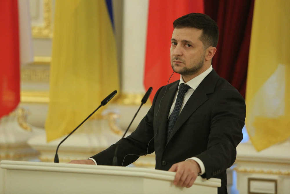 向泽连斯基|遥远的总统梦：顿巴斯停火后，波罗申科向泽连斯基“开火”