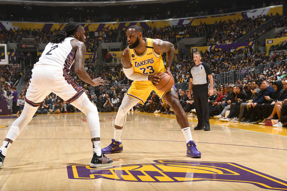 紫金湖人复赛阅兵:詹眉双核驱动在路上 剑指总冠军重返荣耀