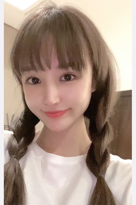 uzi的眼光有多好?女友奥咪咪近照曝光,身材让人羡慕,大长腿又细又直_