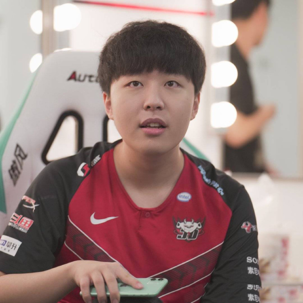 LPL：ES开始准备S11了？上场两位LDL选手，是要开始练阵容了吗？