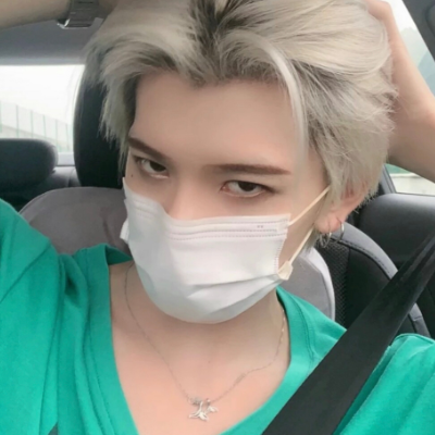 有种豪横叫七鹤大人微博简介看似短短一句话却让黑粉低头