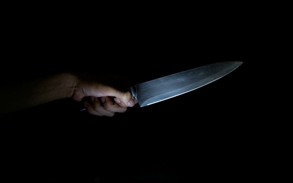 mother|男子捅死62岁母亲将其分尸，父亲报警求助：我儿子杀了他妈