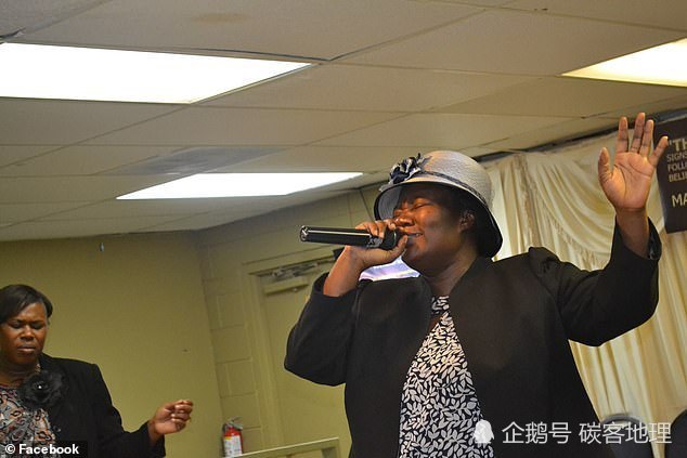 特朗普|忽悠特朗普坚信羟氯喹是神药的人终于出现：竟是一位“非洲巫婆”！