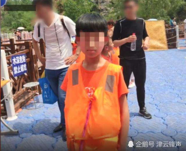 14歲少年在學校廁所死亡排除他殺一條意外線索讓家屬開棺驗屍