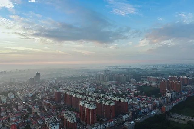 彩云之下,仔细端详这个熟悉而又陌生的城市,你还能发现上蔡县城竟然有