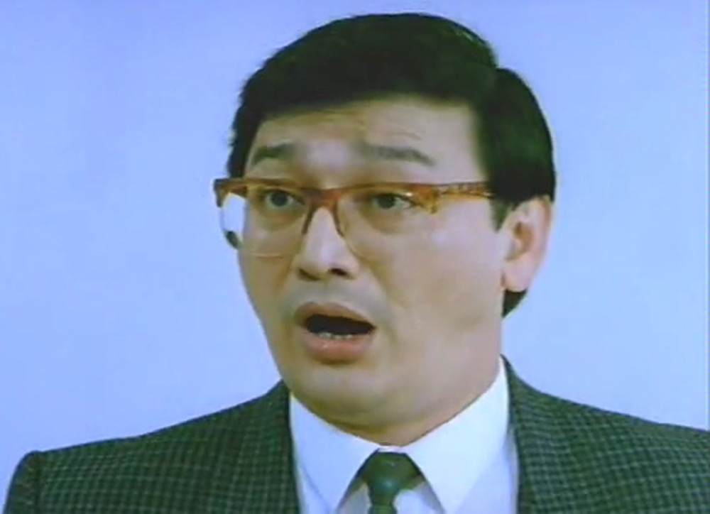 70岁曹查理罕见露面满脸青筋发际线后移难辨认还自称是大帅哥