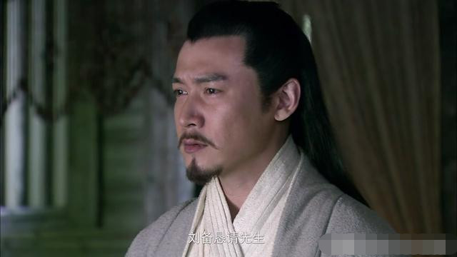 大家怎么看三国演义里的贾诩此人智慧是否在诸葛亮之上