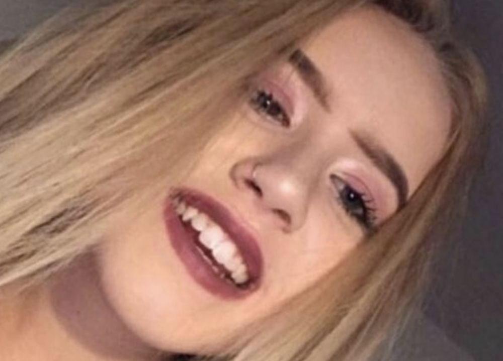 詹姆斯·芬奇|英国少年在女友死亡一年后依旧伤心欲绝，在网上再次告白后神秘死亡