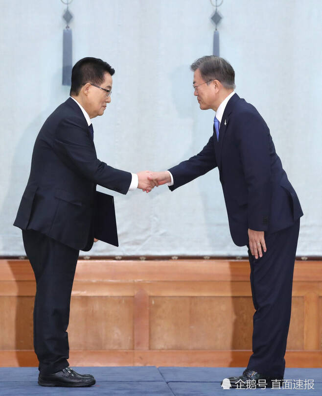 文在寅|文在寅向新任国情院长和统一部长颁发任命状：南北关系全靠你们了