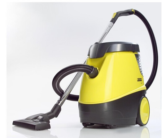 面包车|女子发起“发卡换房子”挑战，仅两个月就已经换到一辆面包车