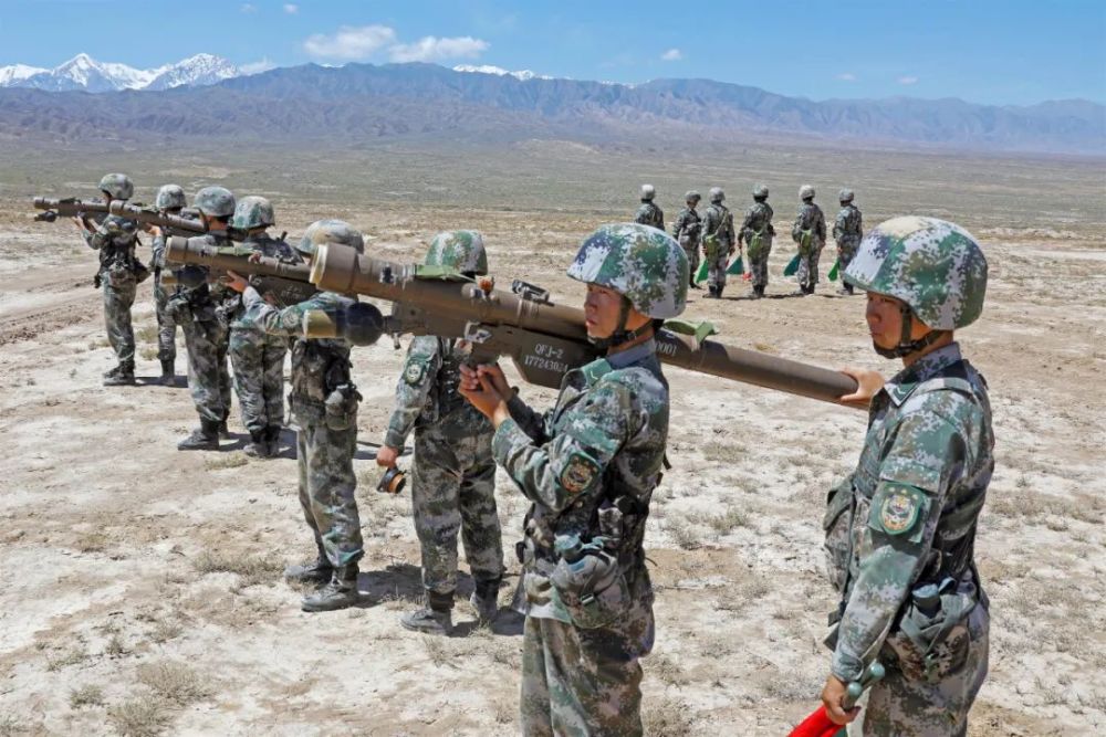 猛虎旅的女兵可柔可刚