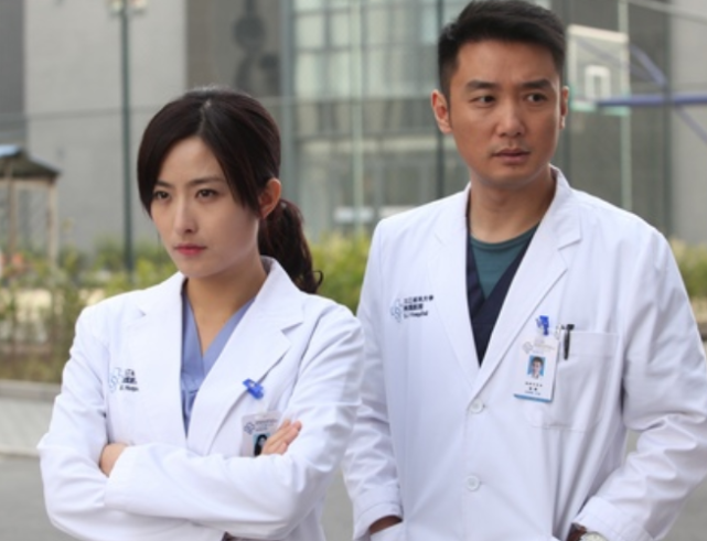 他从央视主持人成影视演员 演技出众又帅气 今36岁还是孤身一人|巩峥