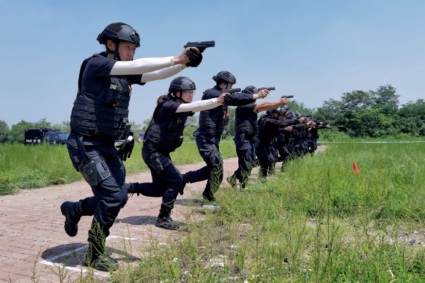 多图直击海淀特警魔鬼训练现场曝光堪比大片