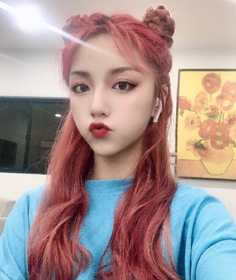 刀小刀走红后修改微博简介,看似不起眼的4个字,多数