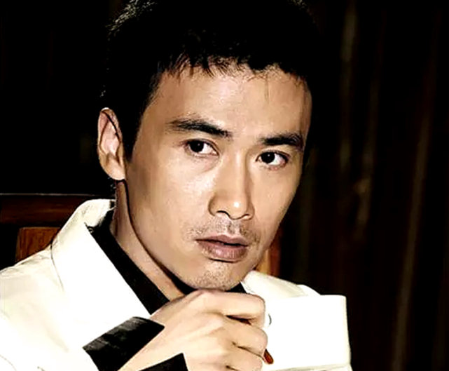 电视剧《胜算》男主角唐飞的扮演者柳云龙刘名洋饰演的何胜;张弓饰演