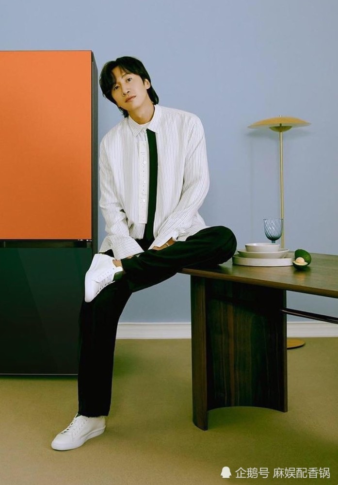 李光洙还是帅的登上芭莎杂志坐实大长腿欧巴称号