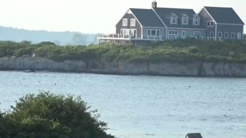 霍洛瓦|著名时尚品牌前女总裁，被大白鲨咬死