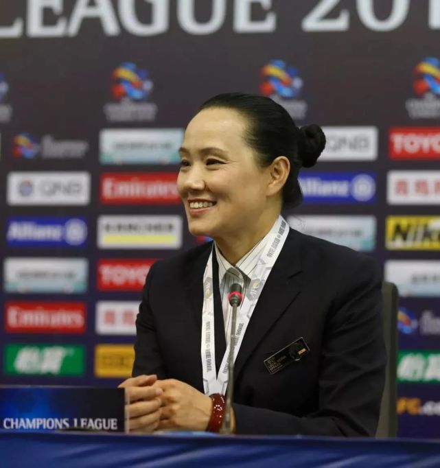 做了21年足球新闻官后 她决定重新挥剑上阵|击剑|赵洪霞|王会凤|足球